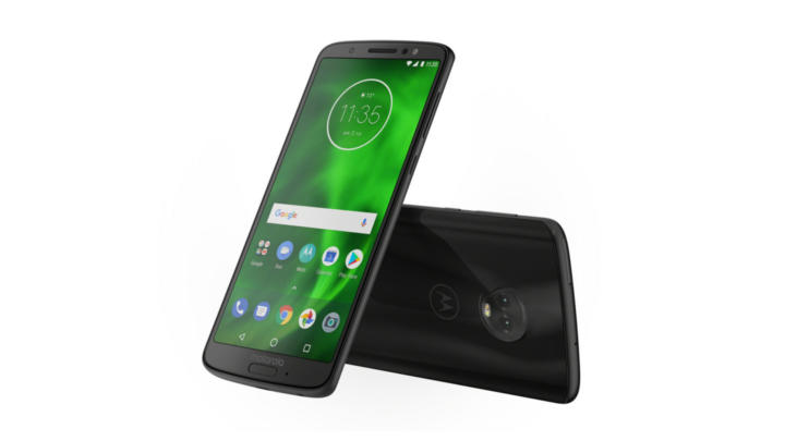 V Česku se rozjel prodej mobilních telefonů Motorola: Moto G6 Play a Moto E5