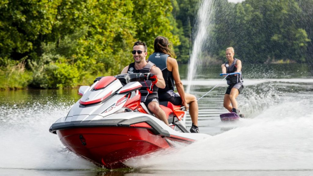 Vodni-skutr-Yamaha-WaveRunner-2020- (11)