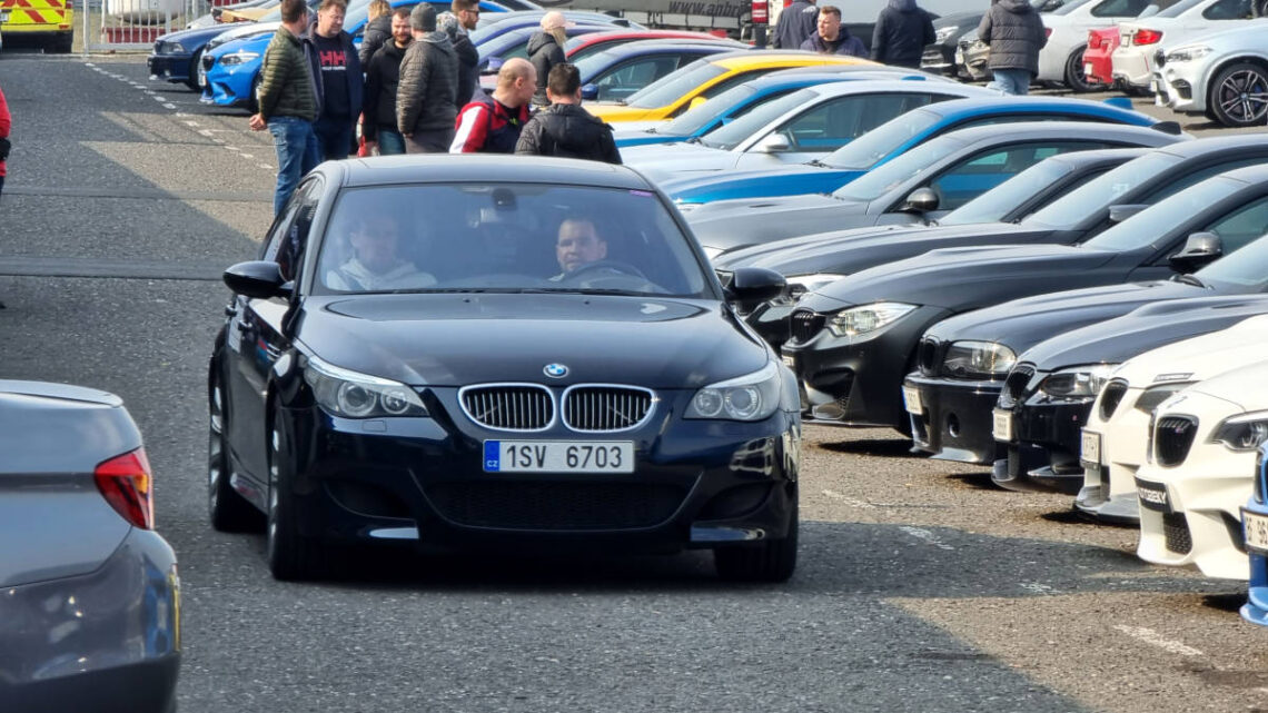 Na mosteckém okruhu se konal sraz BMW M. Přijelo celkem 157 aut!