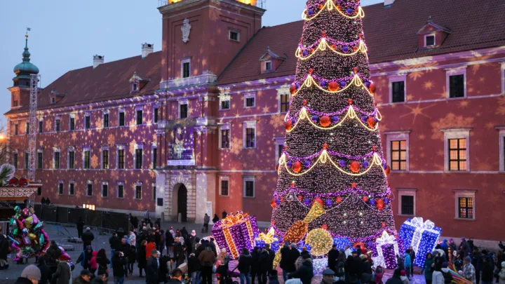 Polsko láká na moderní hotely, hory  či vánoční trhy. Na co dát pozor při cestě autem?