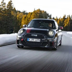 2025-mini-cooper-john-cooper_works-originalni_prislusenstvi-1