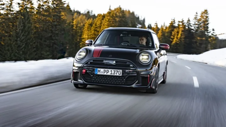 Maximální dynamika na sněhu a ledu: Originální příslušenství pro MINI John Cooper Works